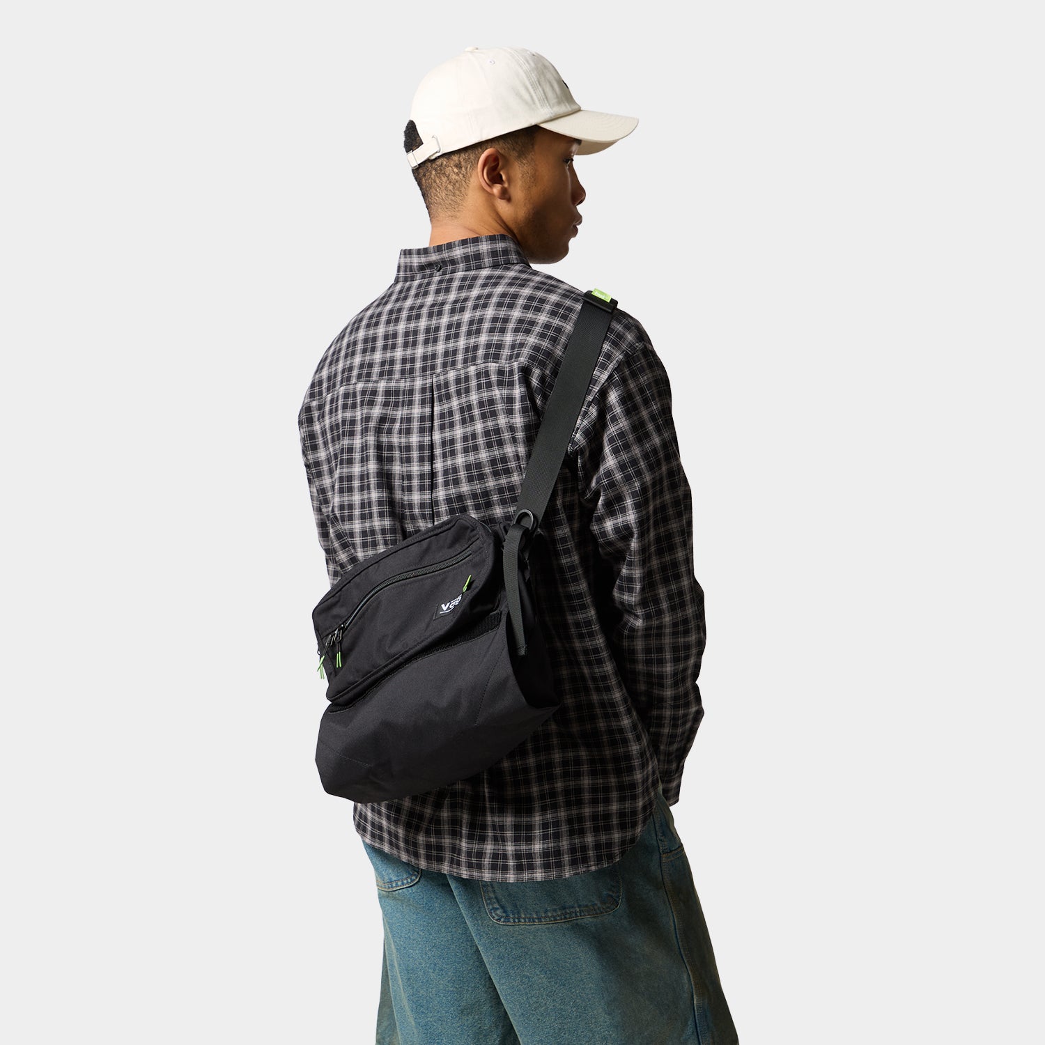 HUF (ハフ) Worldwide JP /BAGS(バッグ)/ HUF X VAGA MAGIC POCKET商品 / BLACK