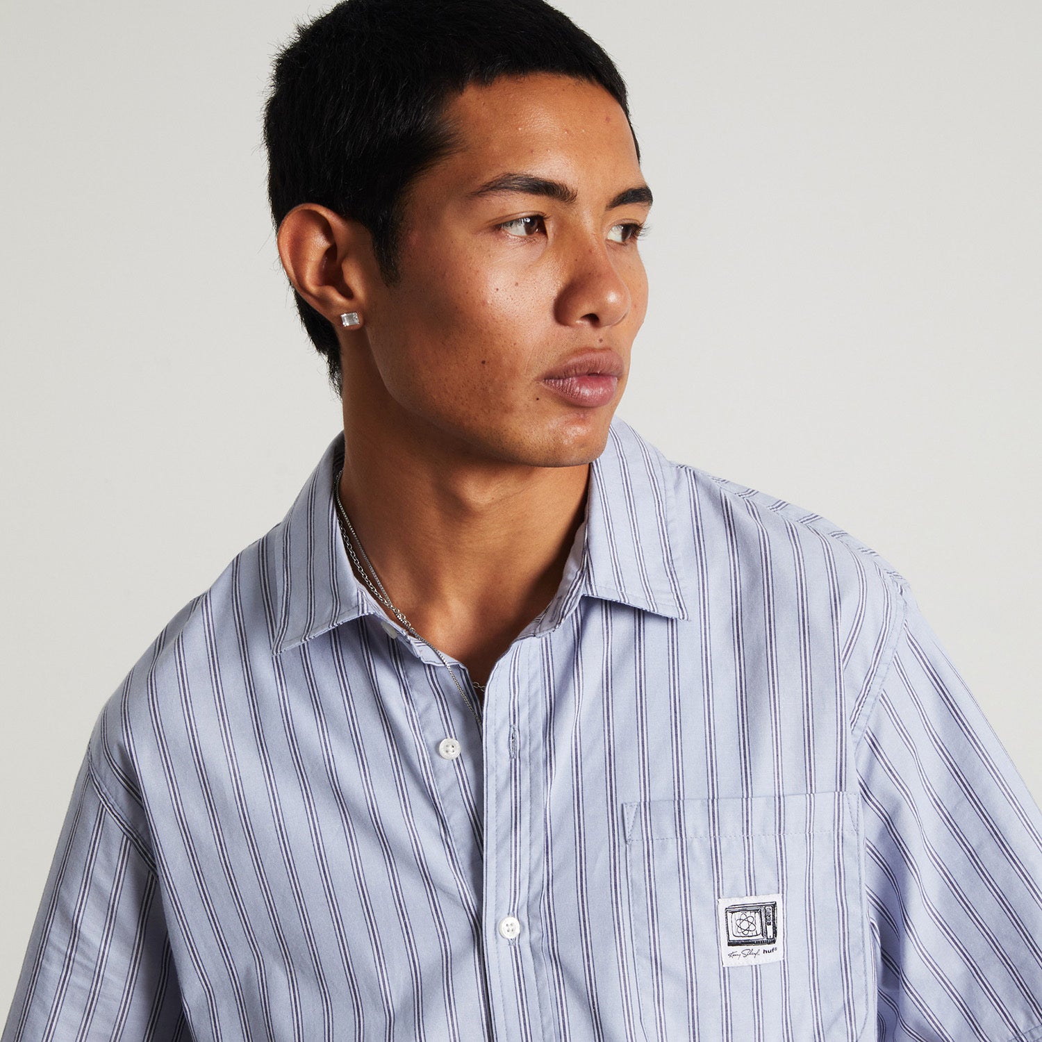 HUF (ハフ) Worldwide JP /TOPS & SHIRTS(トップス&シャツ)/ KENNY SCHARF TELEVISION STRIPE SHIRT商品 / MULTI
