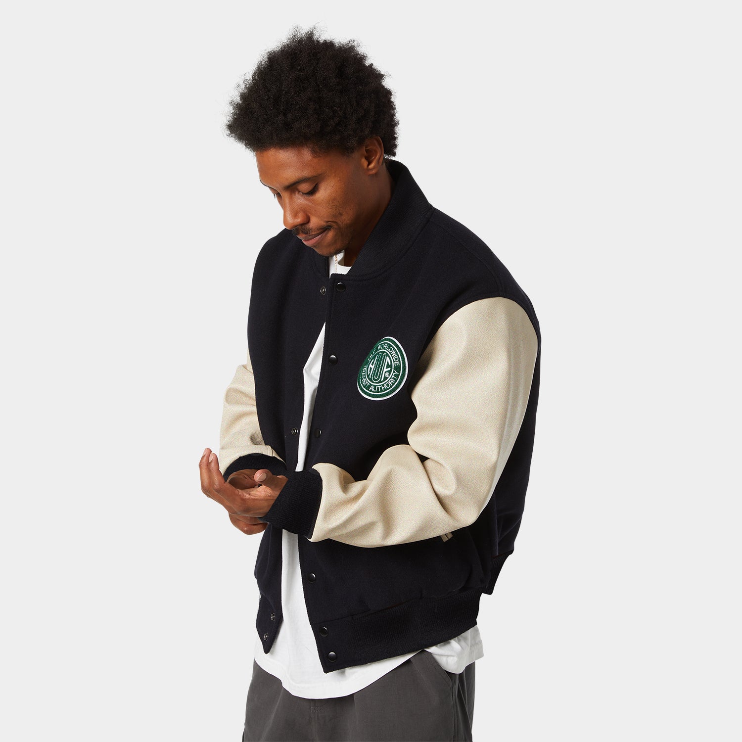 HUF (ハフ) Worldwide JP /JACKETS(ジャケット)/ GLOBAL TRANSIT VARSITY JACKET商品 / NAVY