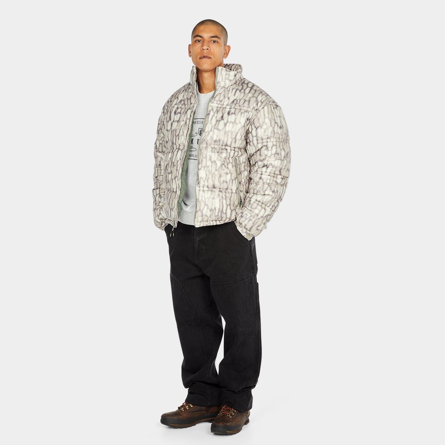HUF (ハフ) Worldwide JP /JACKETS(ジャケット)/ 89 WARPED CAMO TYVEK PUFFER商品 / MUTED CAMO