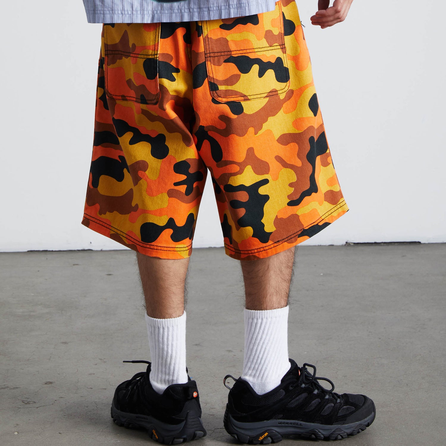 HUF (ハフ) Worldwide JP /SHORTS(ショーツ)/ KINDA LOOSE DOUBLE KNEE CAMO SHORT商品 / LAVA