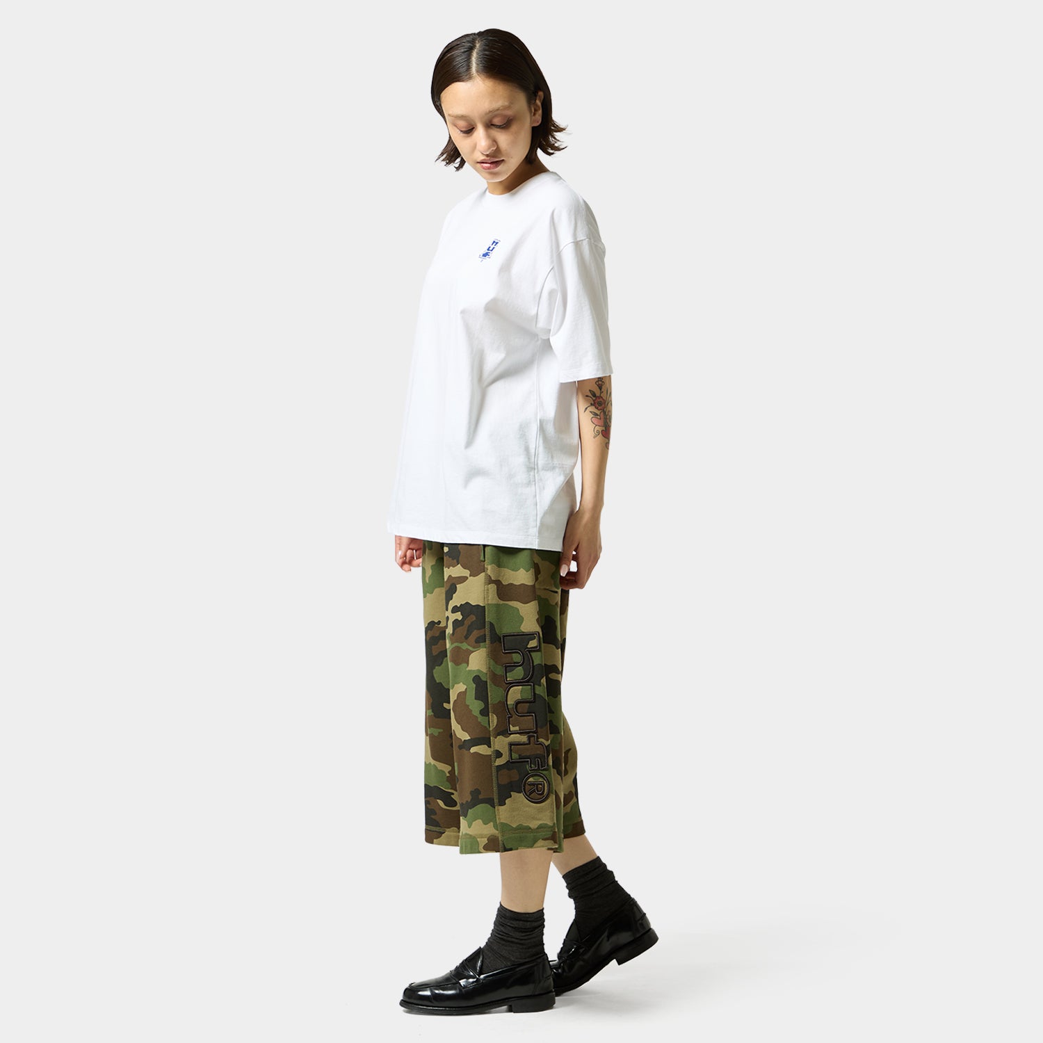 HUF (ハフ) Worldwide JP /T-SHIRTS(Tシャツ)/ MEGABLAST CAMO TEE商品 / BLACK