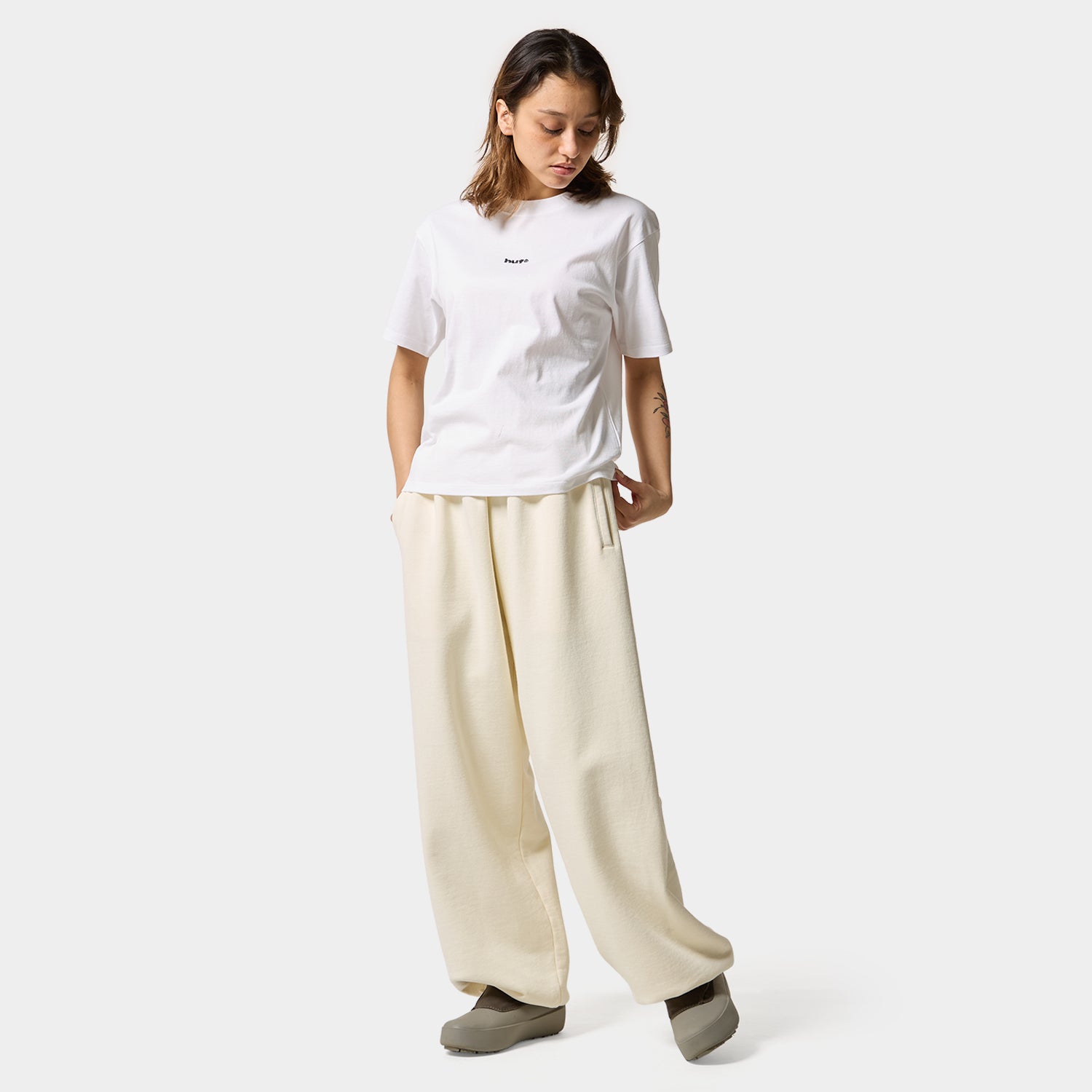 HUF (ハフ) Worldwide JP /T-SHIRTS(Tシャツ)/ HUF eightynine TINY TEE商品 / WHITE