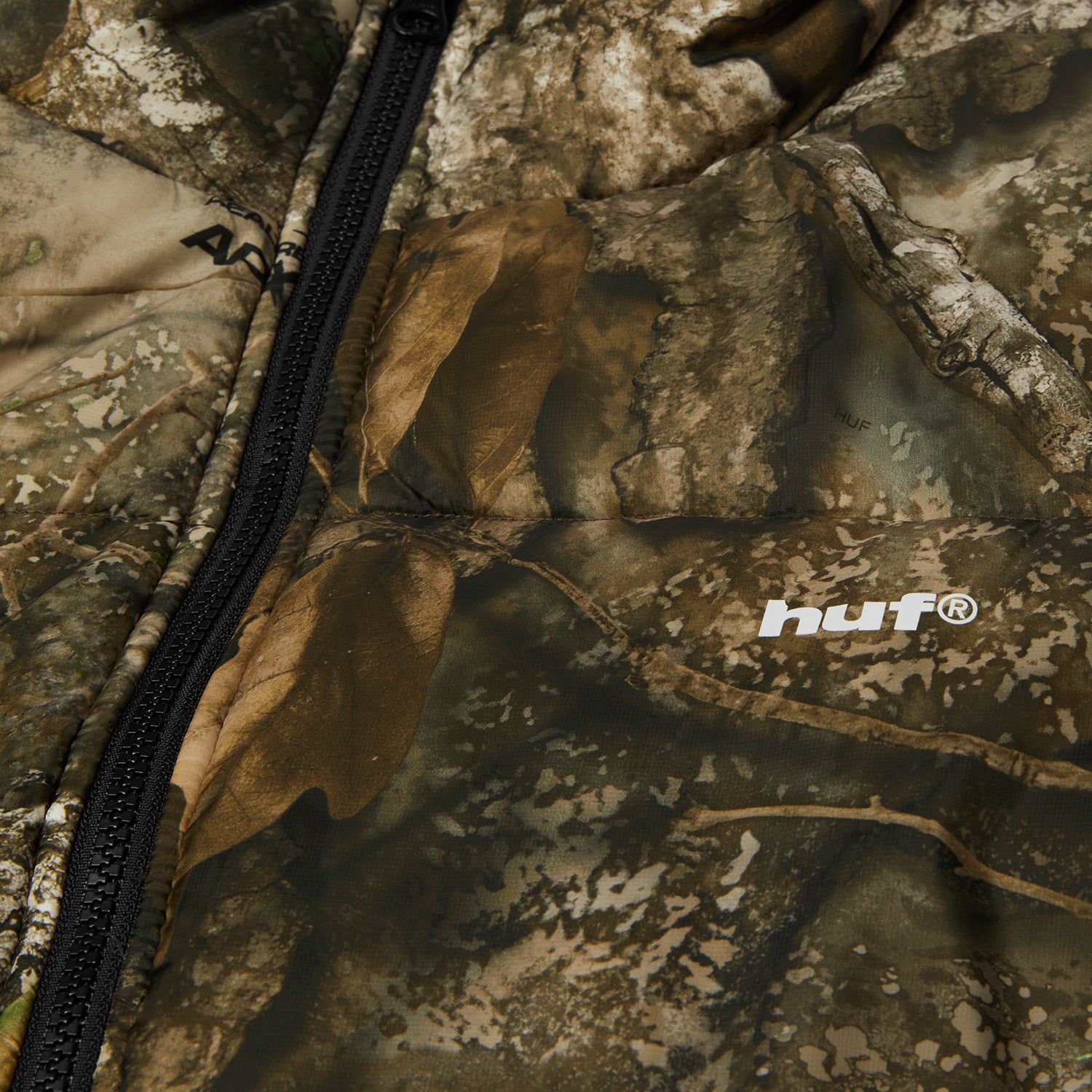 HUF (ハフ) Worldwide JP /JACKETS（ジャケット）/ HUF X REALTREE® SEQUOIA PUFFER商品 / REALTREE