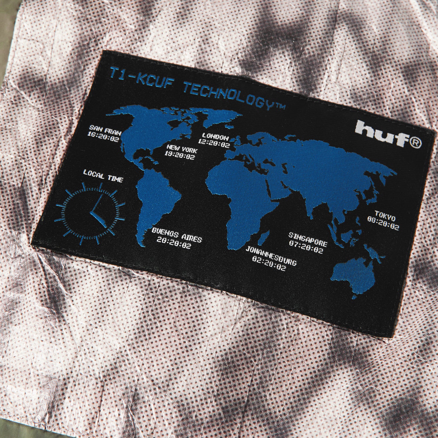 HUF (ハフ) Worldwide JP /JACKETS（ジャケット）/ 89 WARPED CAMO TYVEK PUFFER商品 / MUTED CAMO