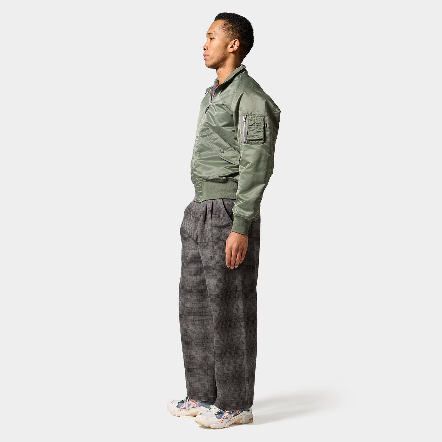 HUF (ハフ) Worldwide JP /JACKETS（ジャケット）/ HUF X BARACUTA G9 MA-1 JACKET商品 / OLIVE