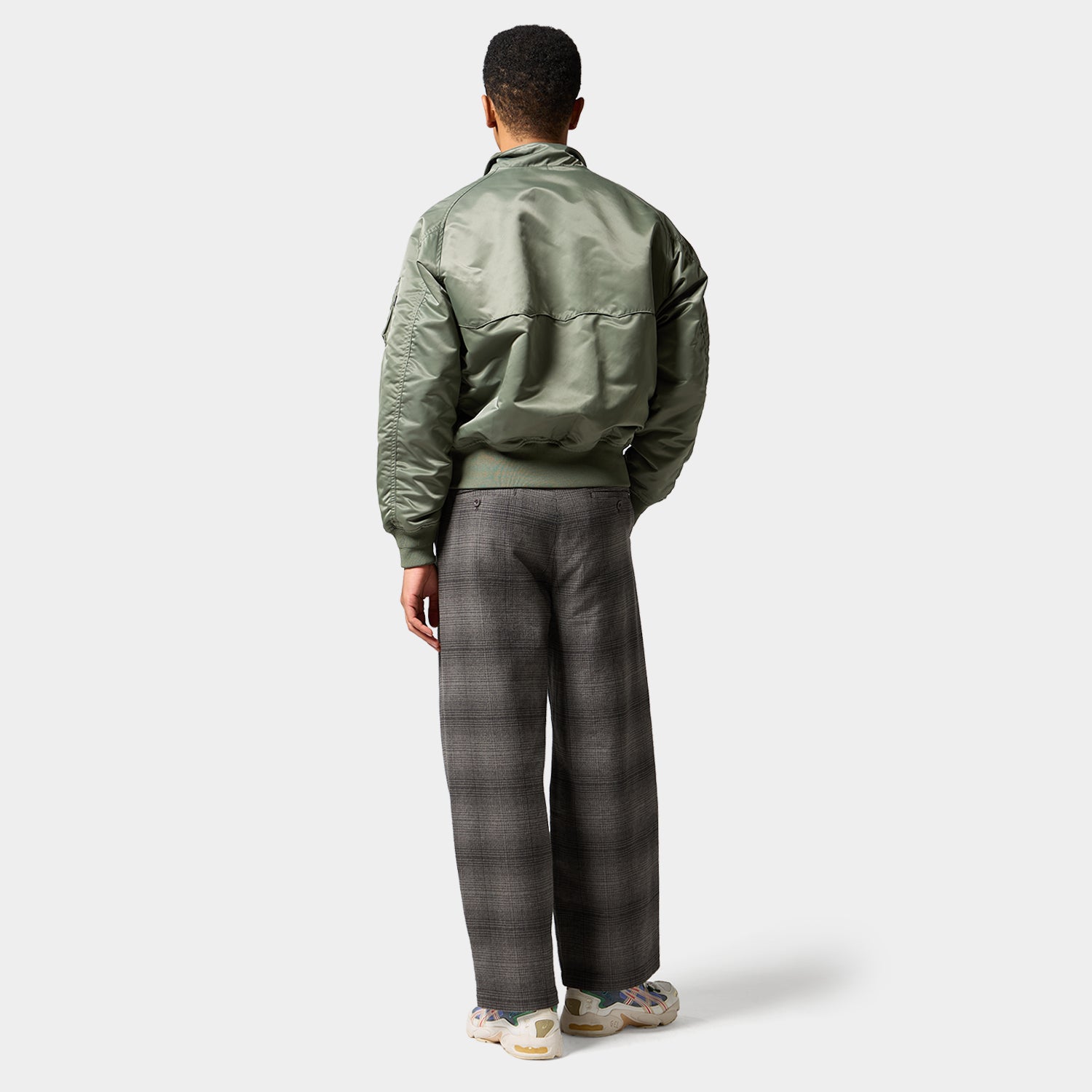 HUF (ハフ) Worldwide JP /JACKETS（ジャケット）/ HUF X BARACUTA G9 MA-1 JACKET商品 / OLIVE