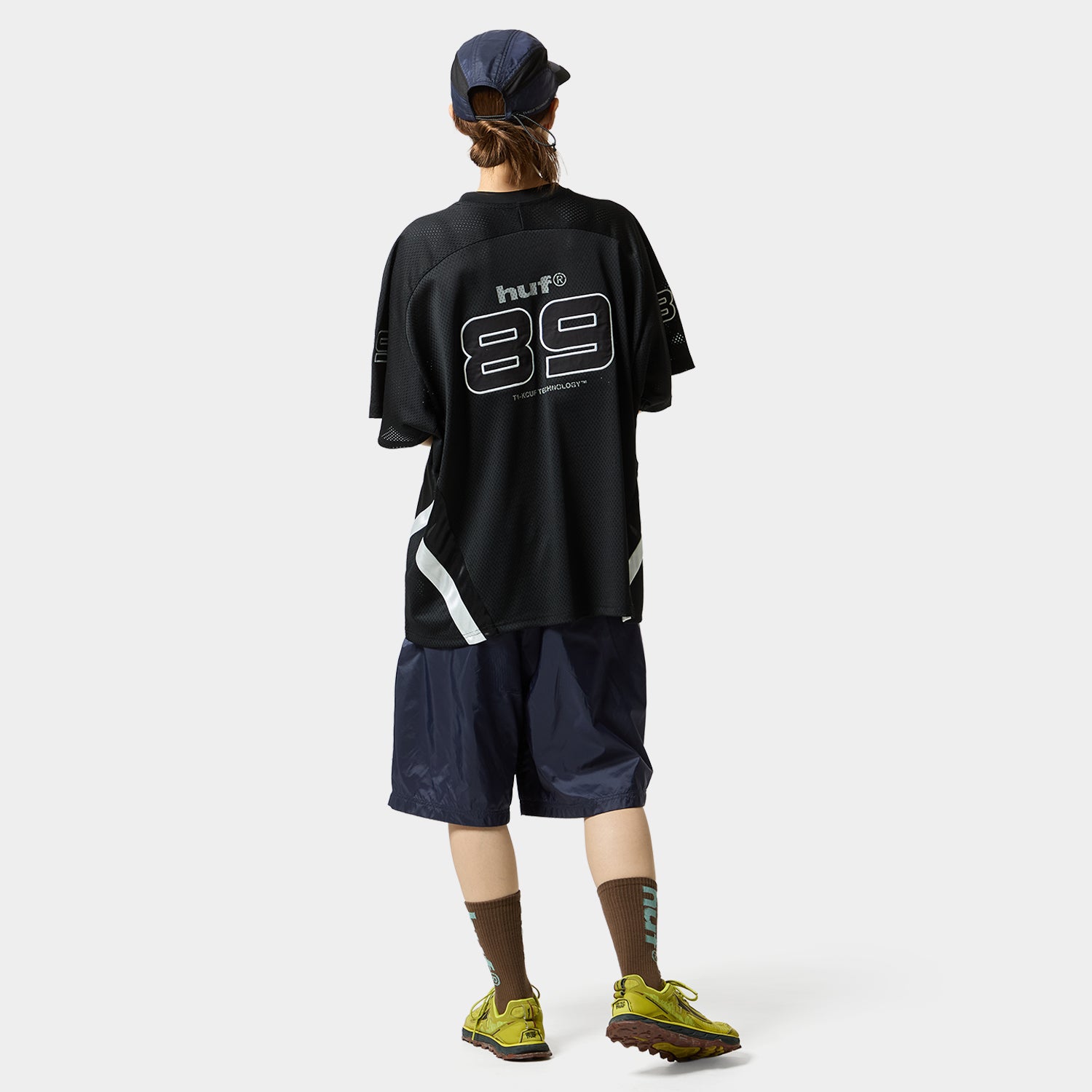 HUF (ハフ) Worldwide JP /TOPS & SHIRTS（トップス&シャツ）/ CROSS CONDITIONS FOOTBALL CREW商品 / BLACK