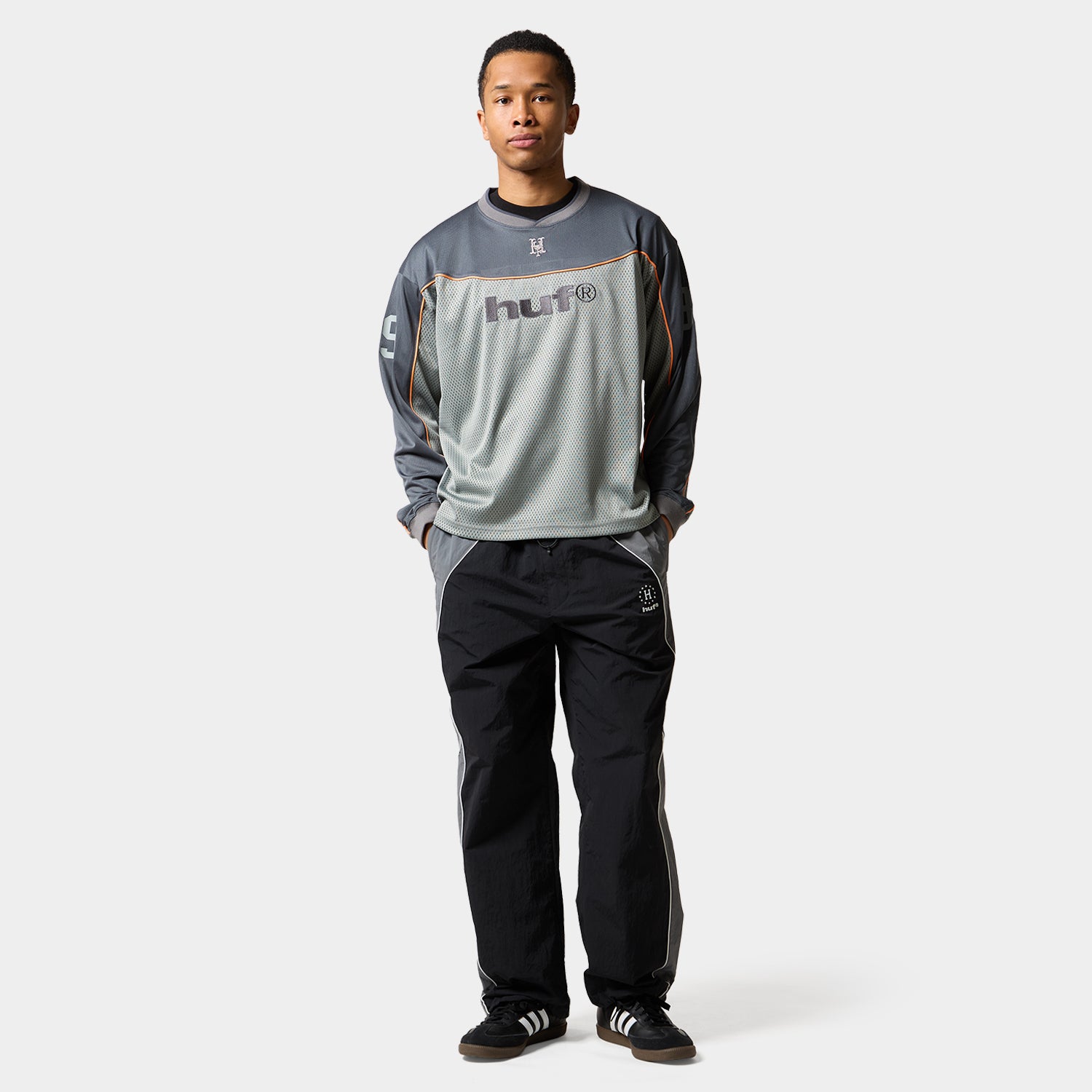 HUF (ハフ) Worldwide JP /TOPS & SHIRTS（トップス&シャツ）/ HUF eightynine FOOTBALL TOP商品 / NAVY
