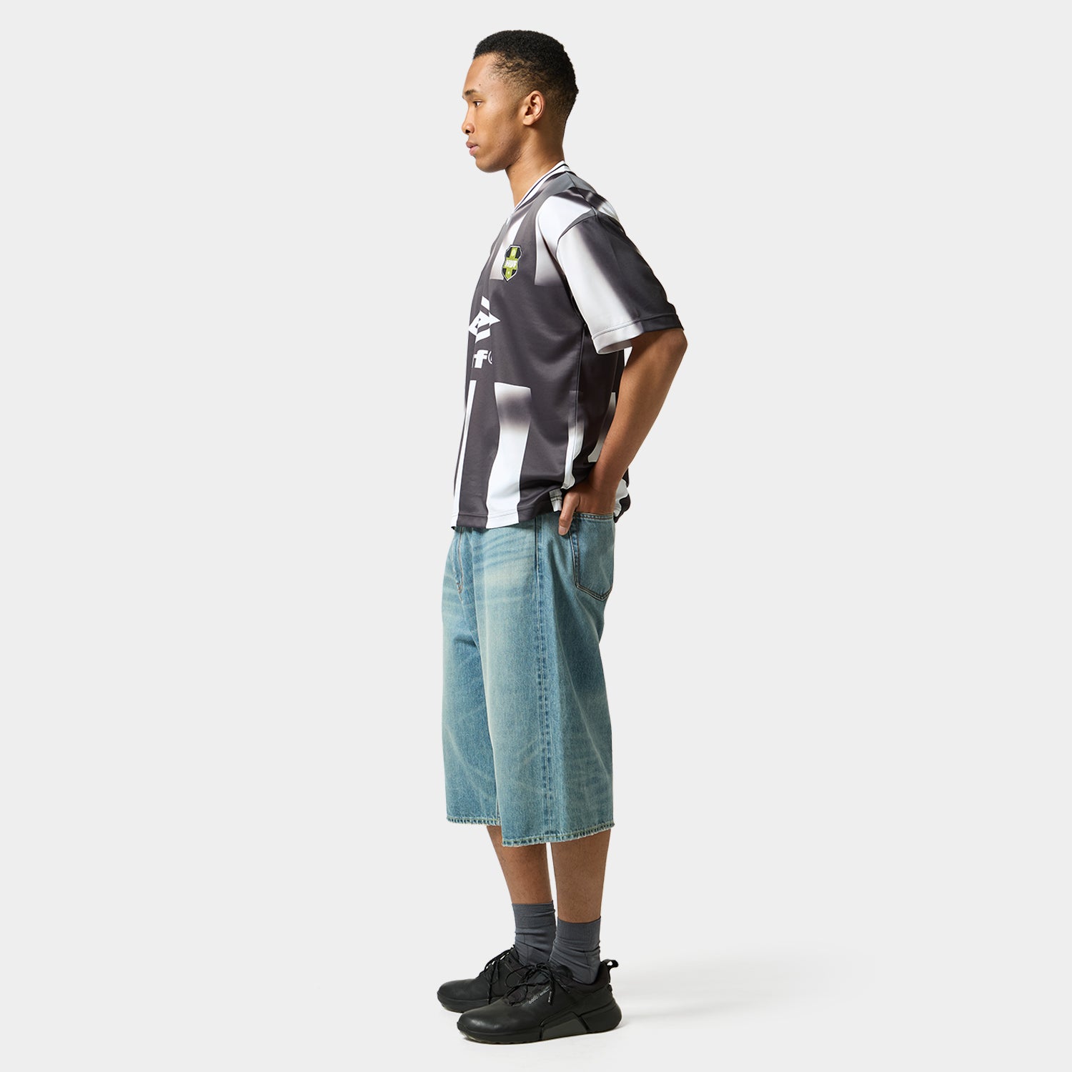 HUF (ハフ) Worldwide JP /TOPS & SHIRTS（トップス&シャツ）/ HUF X UMBRO STRIPE JERSEY商品 / BLACK