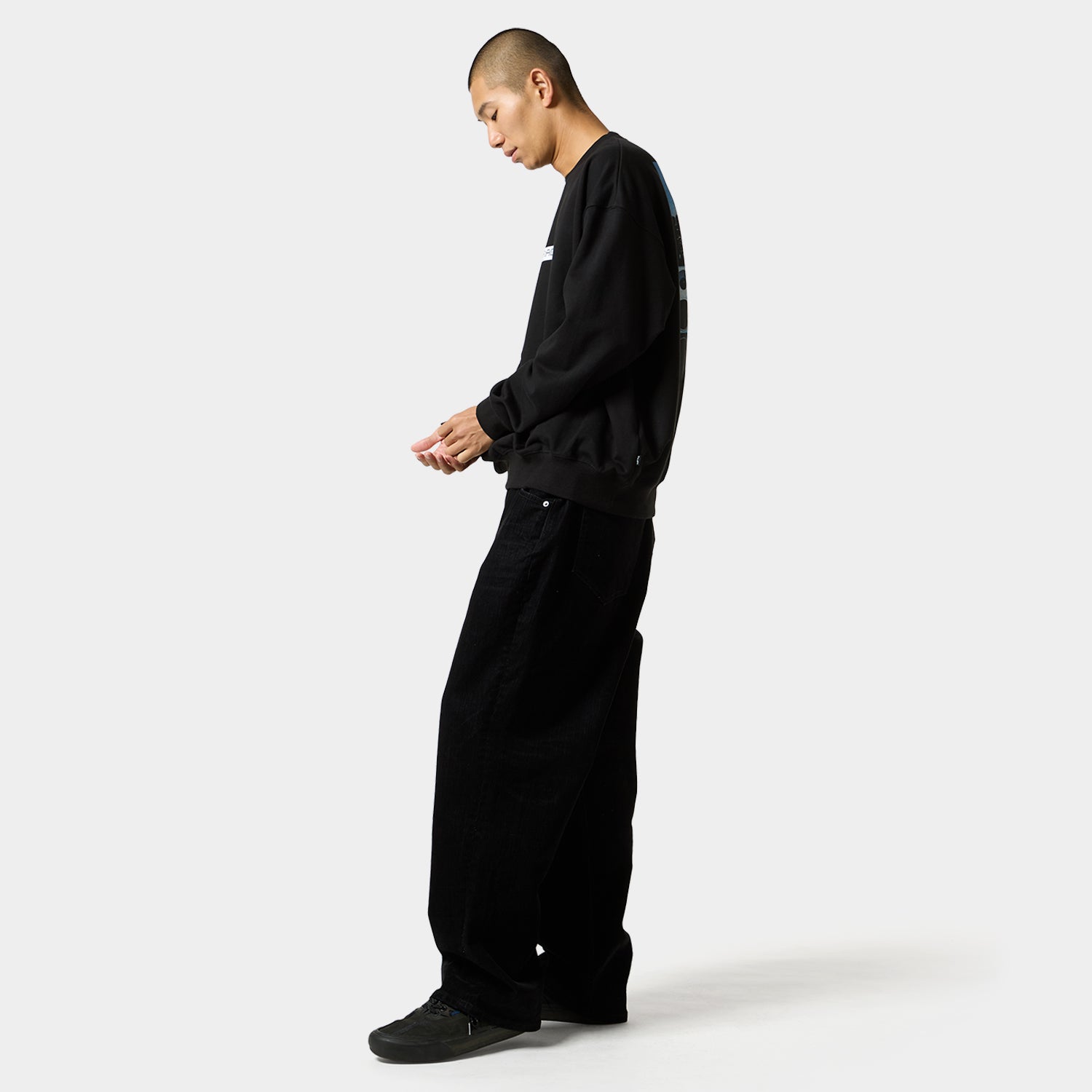 HUF (ハフ) Worldwide JP /KNITS & SWEATERS（ニット&セーター）/ MIDNIGHT RADIO CREW商品 / BLACK