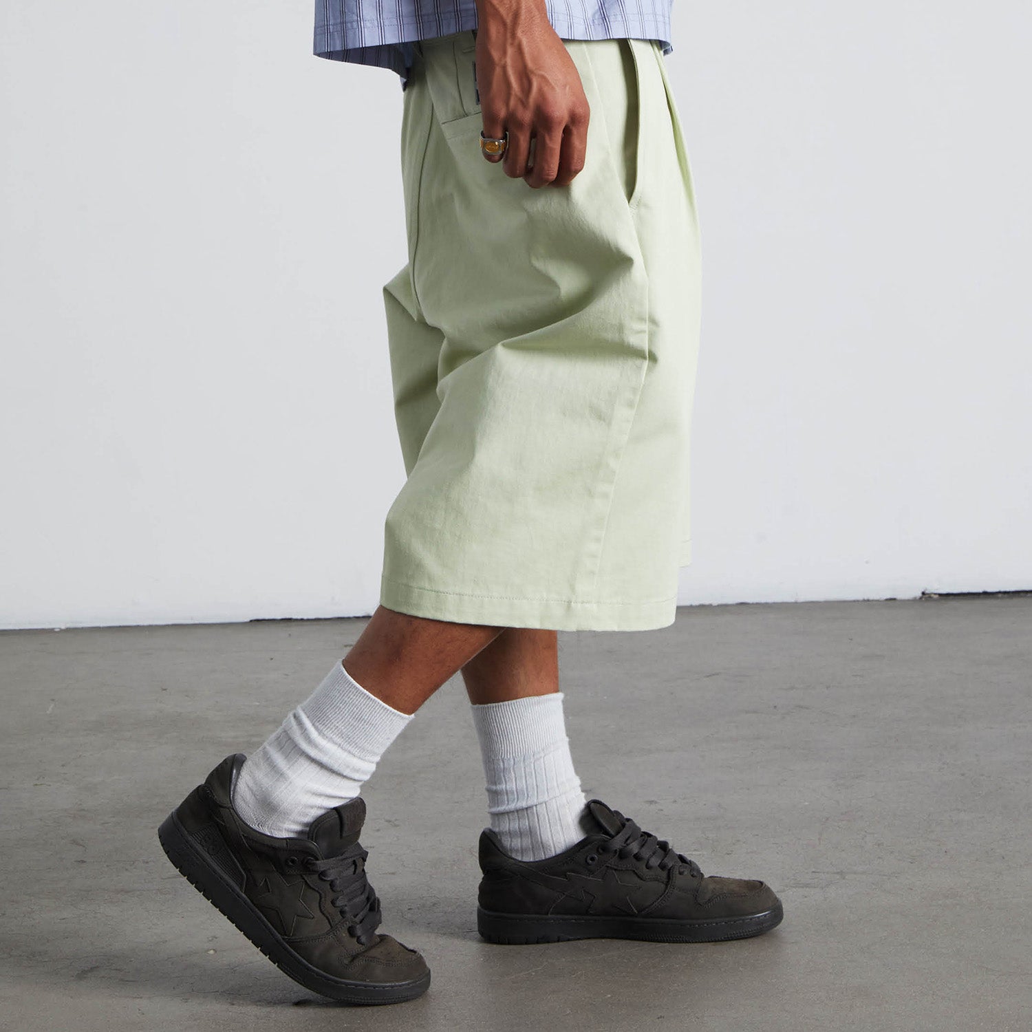HUF (ハフ) Worldwide JP /SHORTS（ショーツ）/ SORTA LONG CHINO SHORT商品 / BLACK
