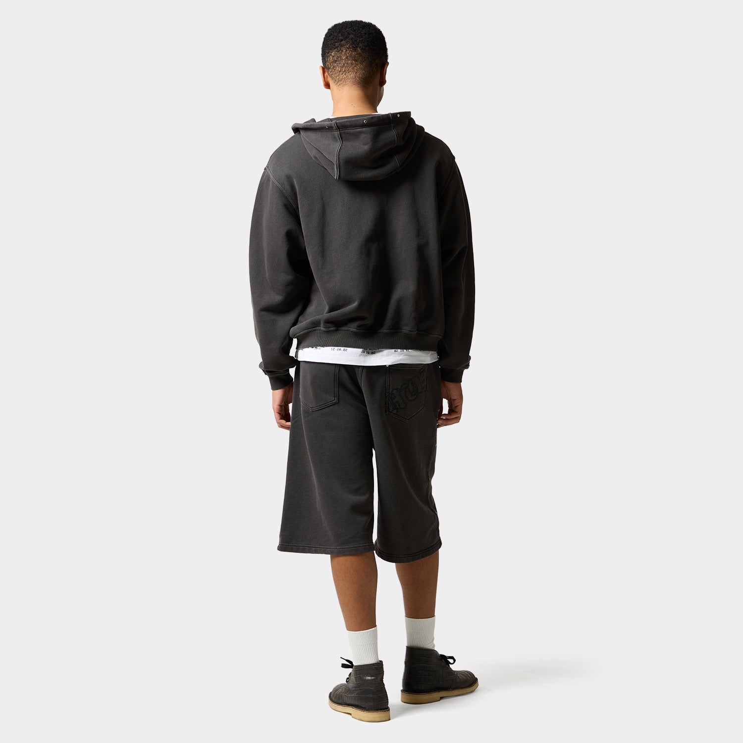HUF (ハフ) Worldwide JP /SHORTS（ショーツ）/ STUDDED 3/4 FLEECE PANT商品 / BLACK