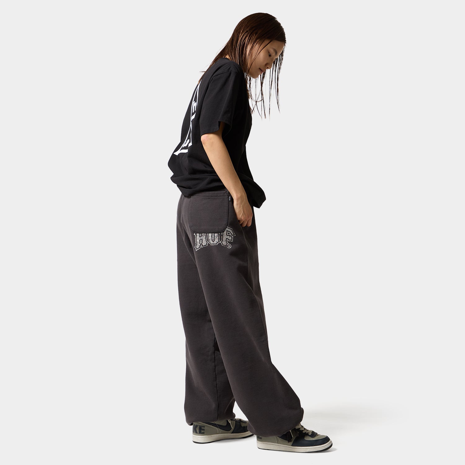 HUF (ハフ) Worldwide JP /PANTS（パンツ）/ CLASSIC ARCH FLEECE PANT商品 / BLEACH