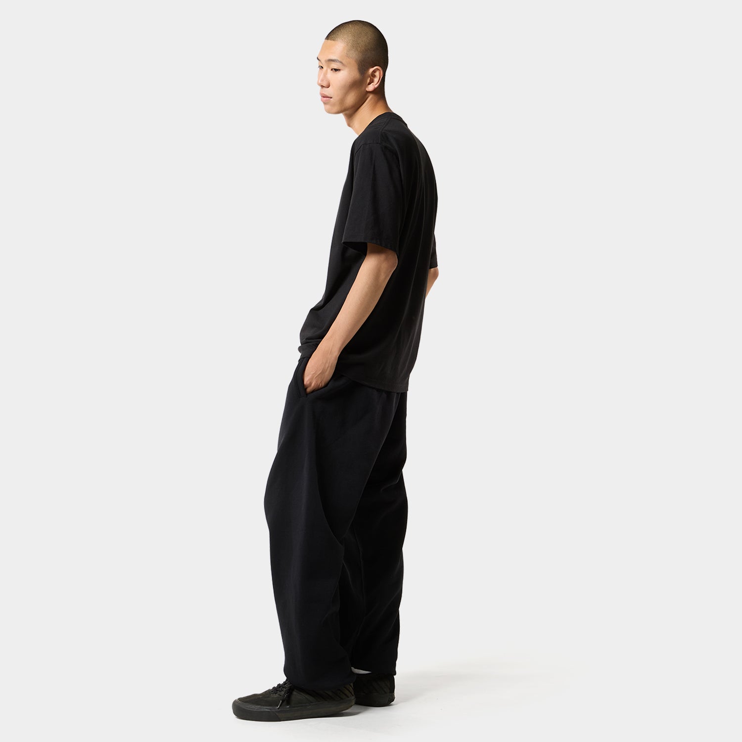 HUF (ハフ) Worldwide JP /T-SHIRTS（Tシャツ）/ H DOT TEE商品 / BLACK