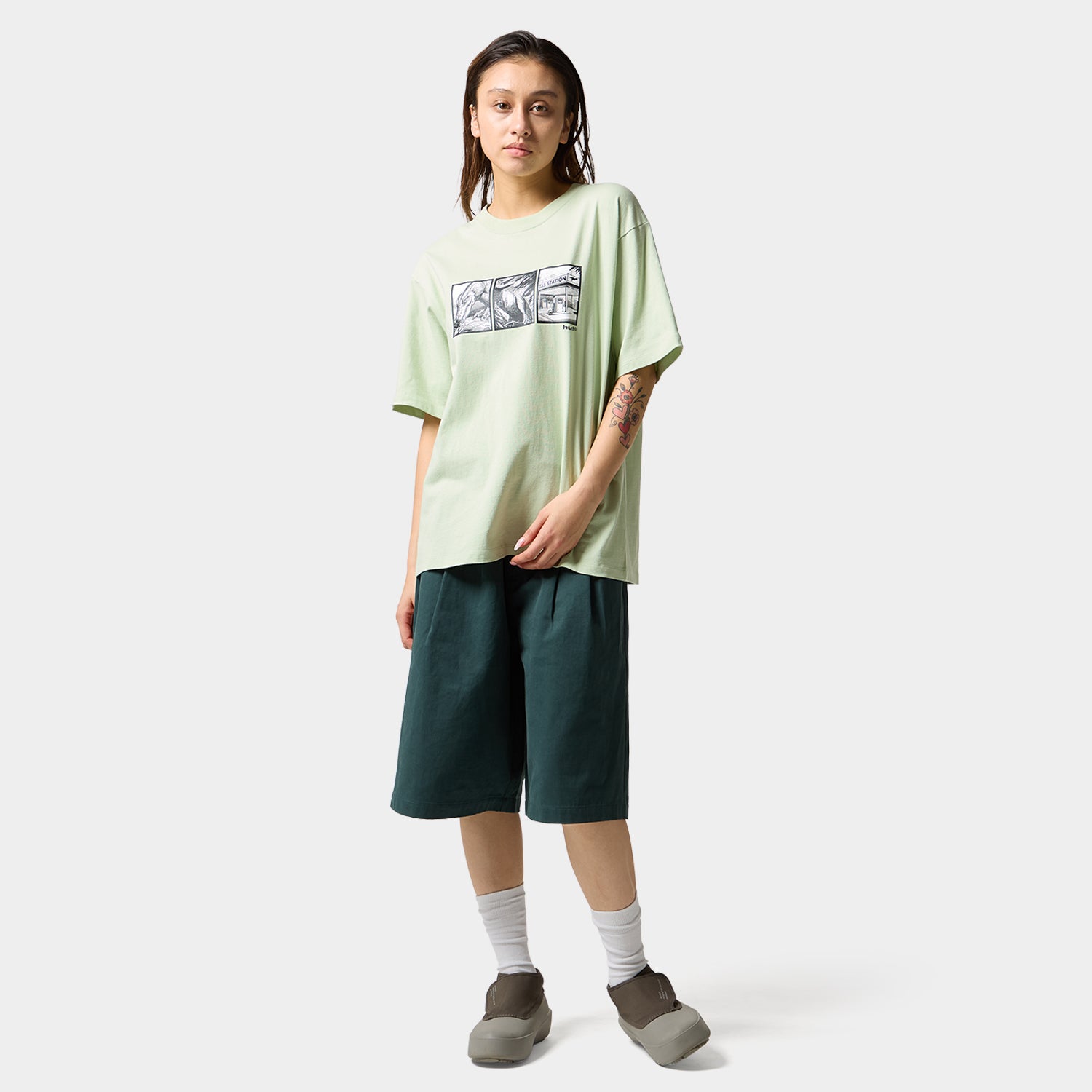 HUF (ハフ) Worldwide JP /T-SHIRTS（Tシャツ）/ FOSSIL FUEL TEE商品 / CUCUMBER