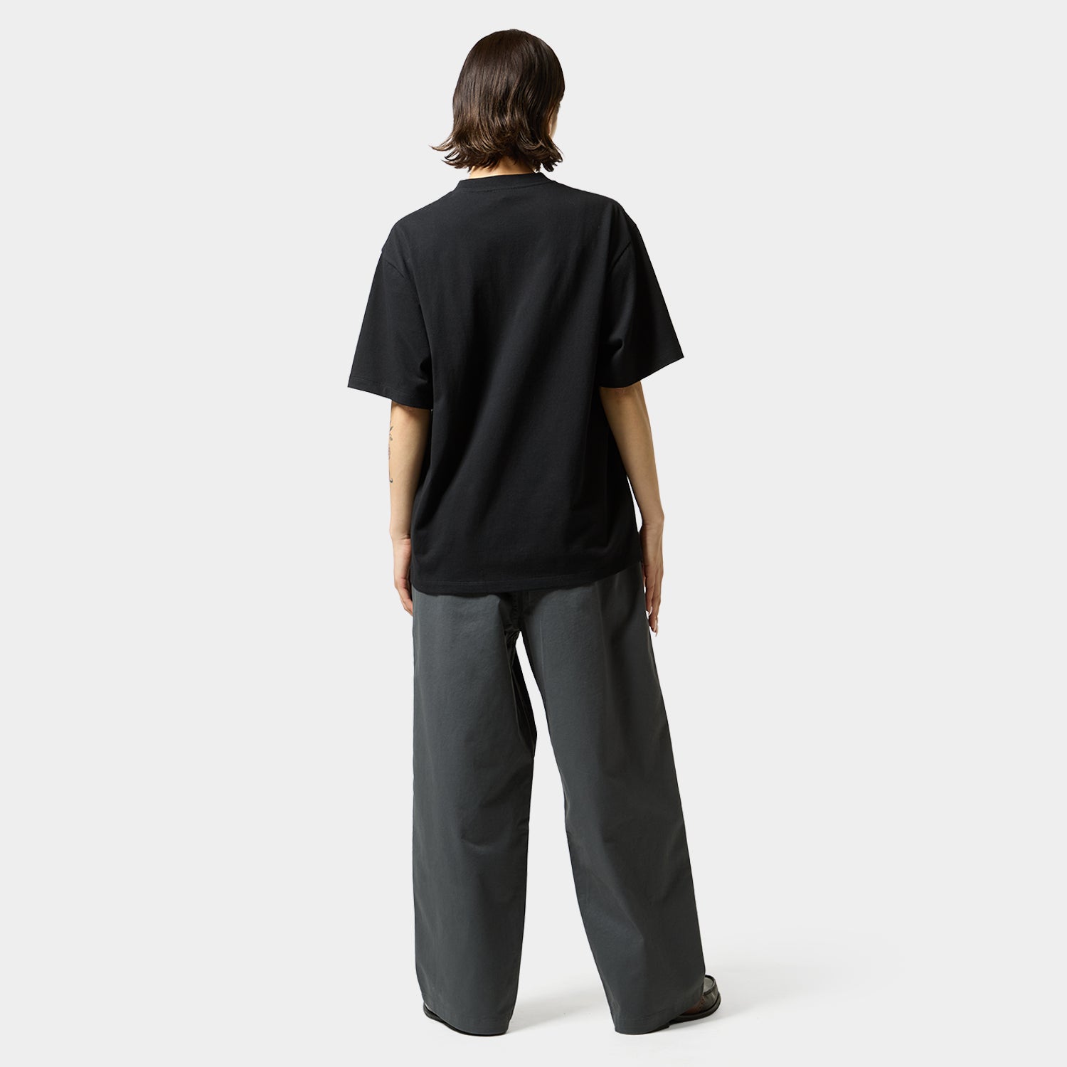 HUF (ハフ) Worldwide JP /T-SHIRTS（Tシャツ）/ SPRAY IT TEE商品 / BLACK