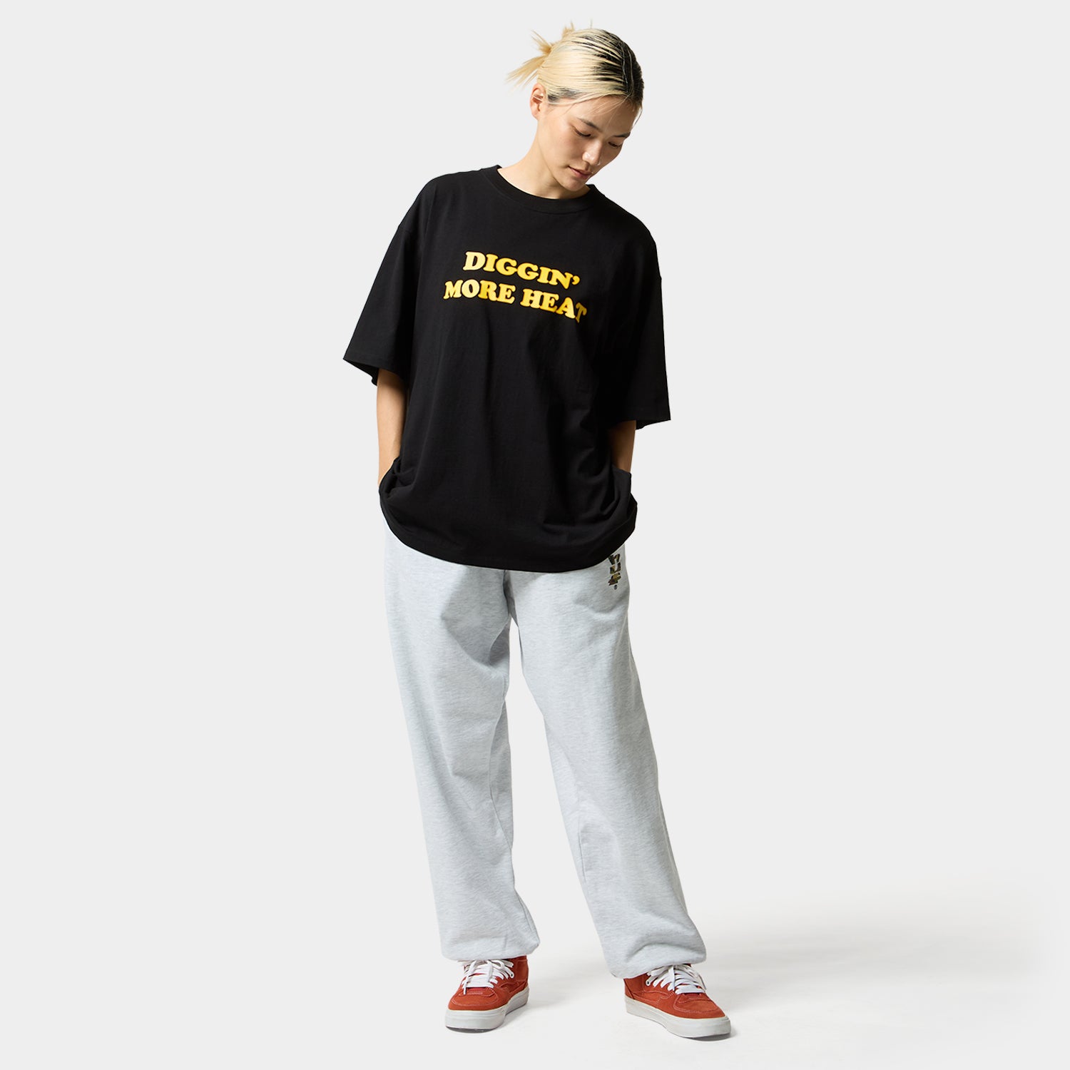 HUF (ハフ) Worldwide JP /T-SHIRTS（Tシャツ）/ HUF X STONES THROW X MURO X J.ROCC TEE - WITH "DIGGIN MORE HEAT” CASSETTE商品 / BLACK